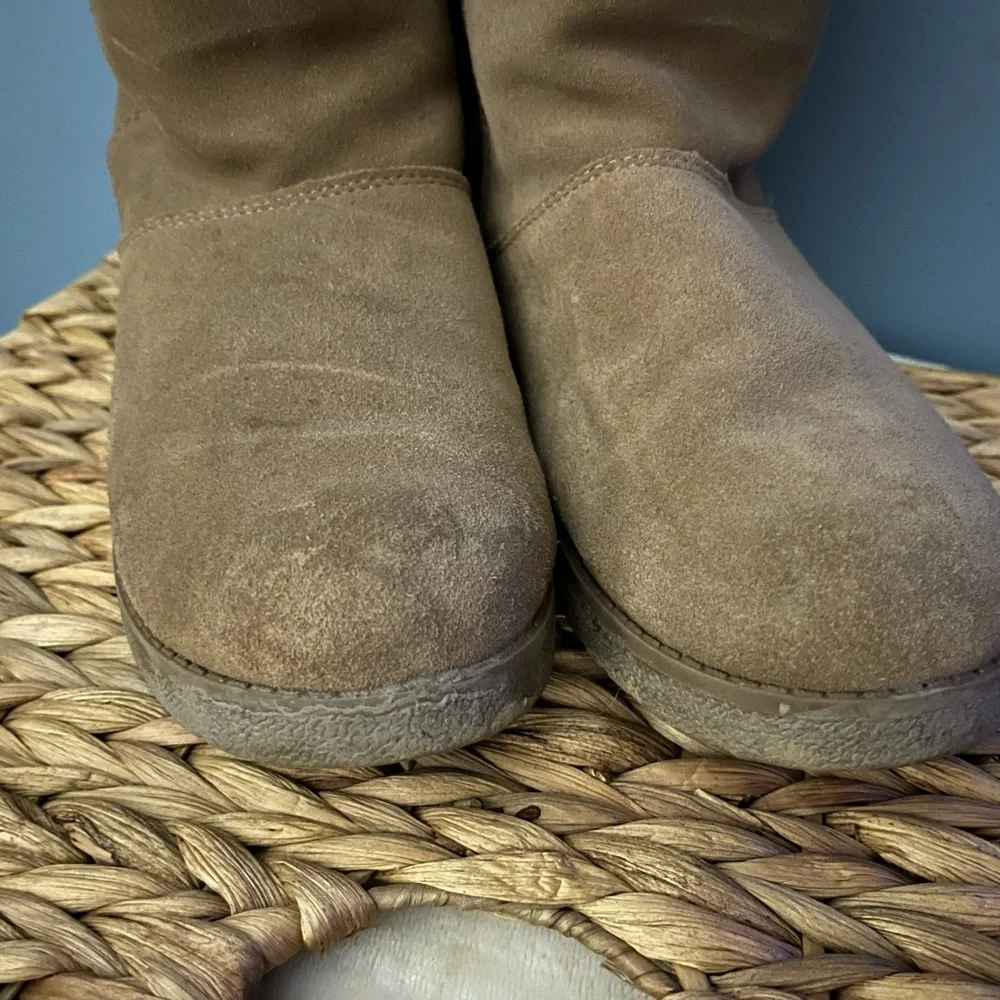 Tan Fleece Lined Boots Size 8 - Picture 3 of 7